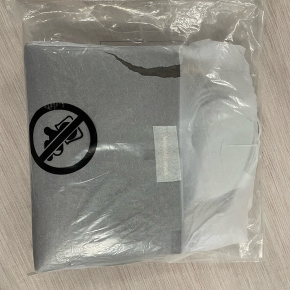 MICHAEL KORS TRISHIA SLING BAG - Picture 4 of 5